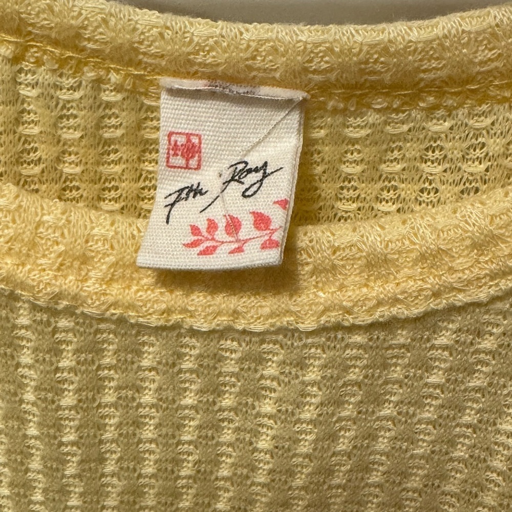7th Ray Yellow Open Shoulder Top - Picture 2 of 3